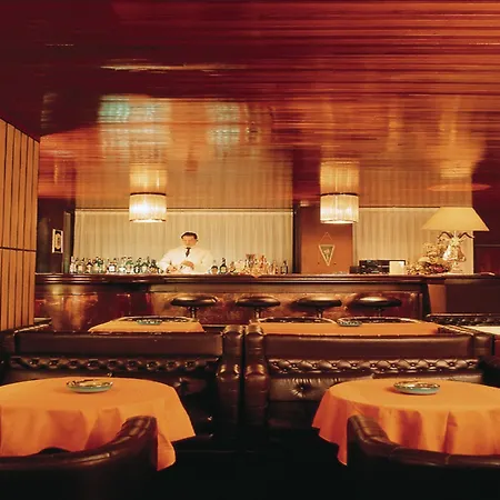 精英大酒店 4*