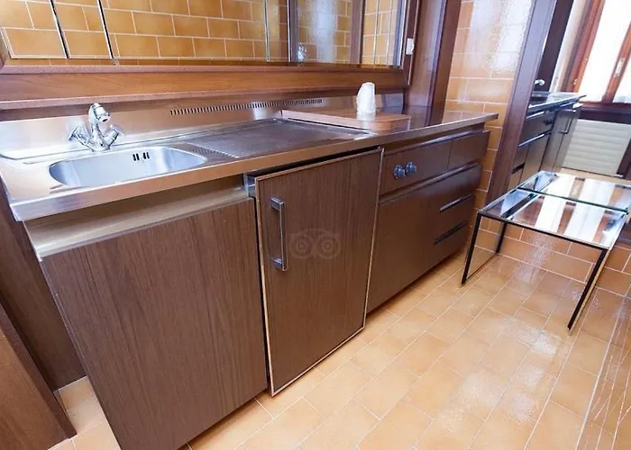 Grand Elite Hotel 4*