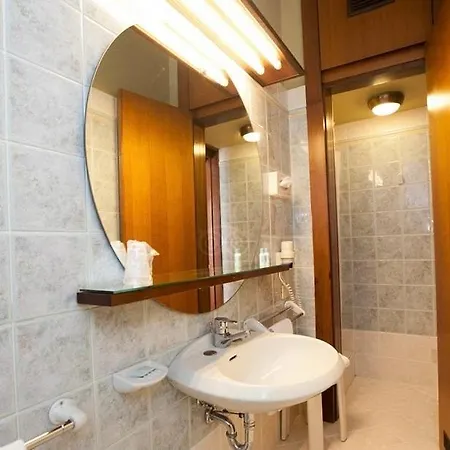 ホテル Grand Elite 4*