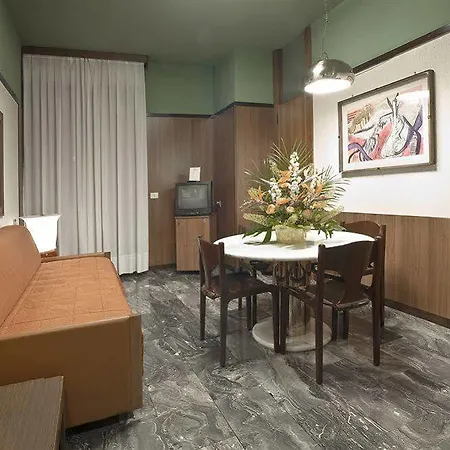 Grand Elite Hotel 4*