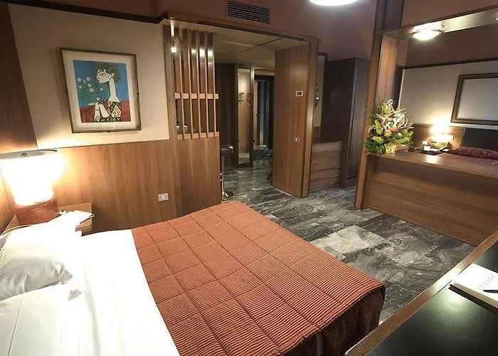 酒店 Grand Elite 4*