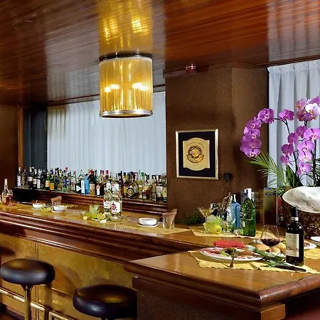 Grand Elite Hotel 4*