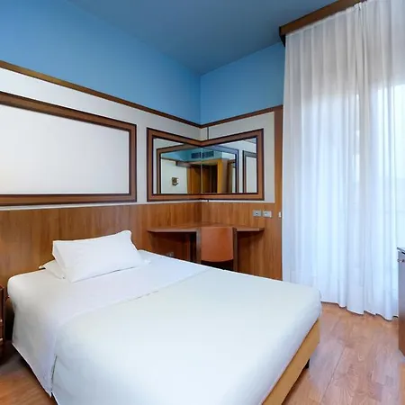 Grand Elite Hotel 4*