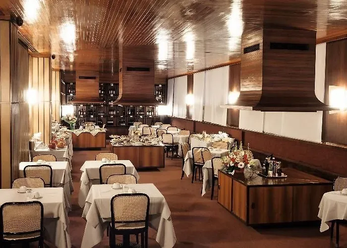 Grand Elite Hotel 4*